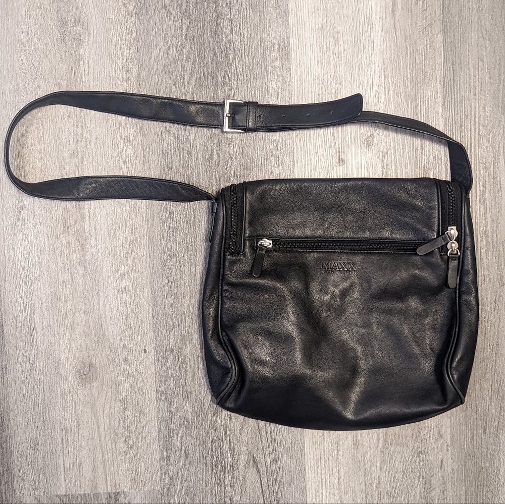 Maxx New York Black Leather Purse -Excellent Condition